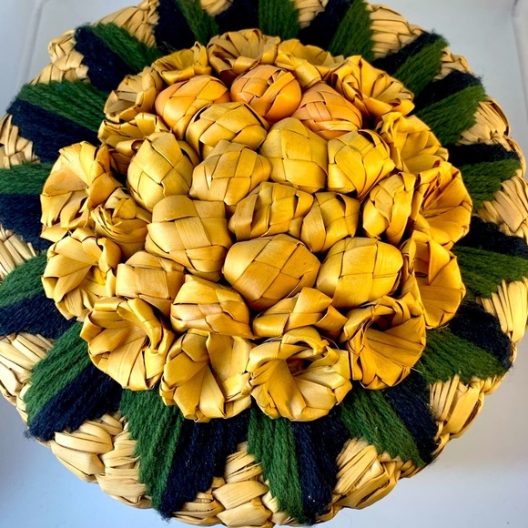 HAND WOVEN ACAPULCO BASKET - Picture 3 of 6